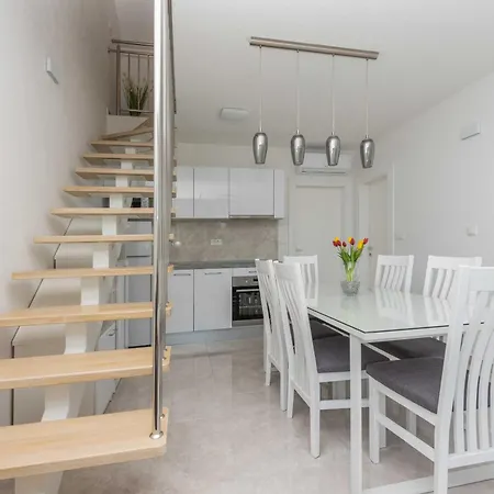 M&a 2 شقة ماكارسكا