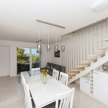 M&a 2 ماكارسكا