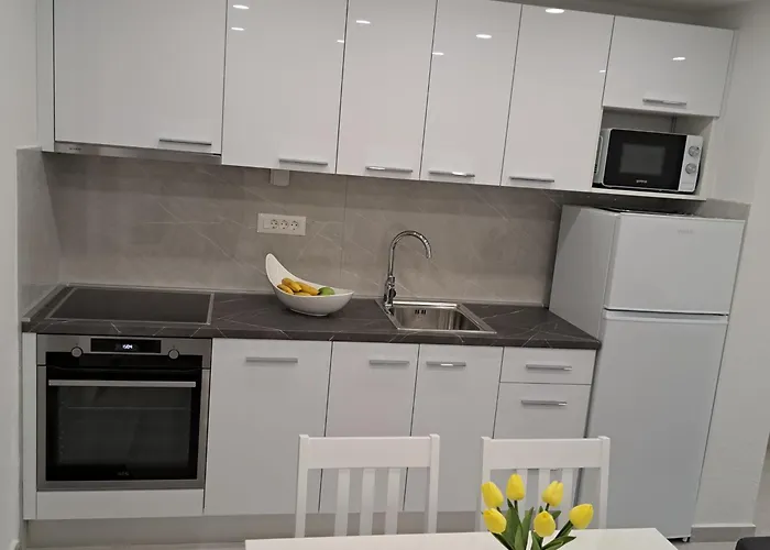 شقة M&a 2 ماكارسكا