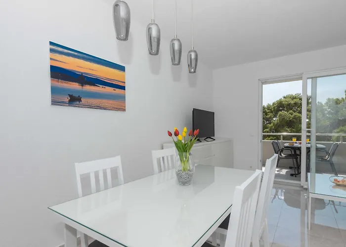 شقة M&a 2 ماكارسكا