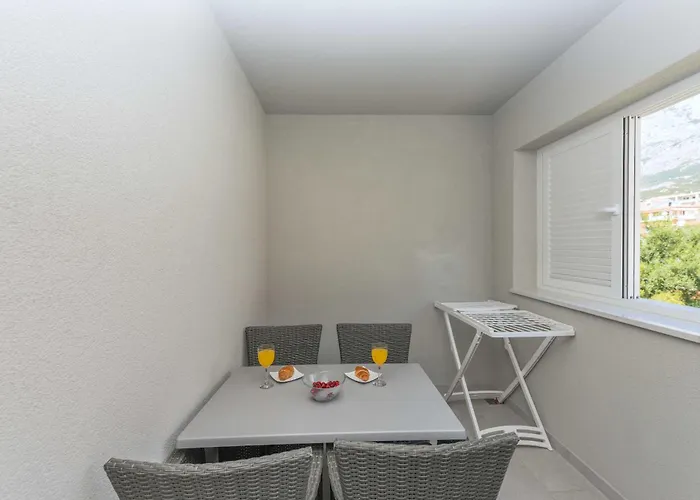 M&a 2 شقة ماكارسكا