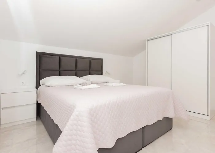 M&a 2 * Makarska