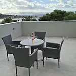 M&a 2 * Makarska
