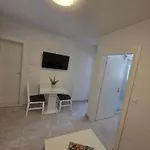 M&a 2 Apartment *