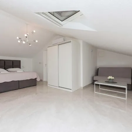 M&a 2 Apartman Makarska