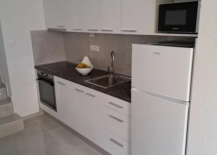 M&a 2 Makarska